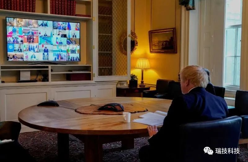 G20世界高峰会议中，各国领导人进行网络视频会议的画面